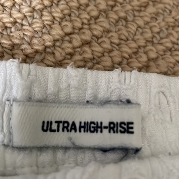 Hollister white shorts - Picture 3 of 4